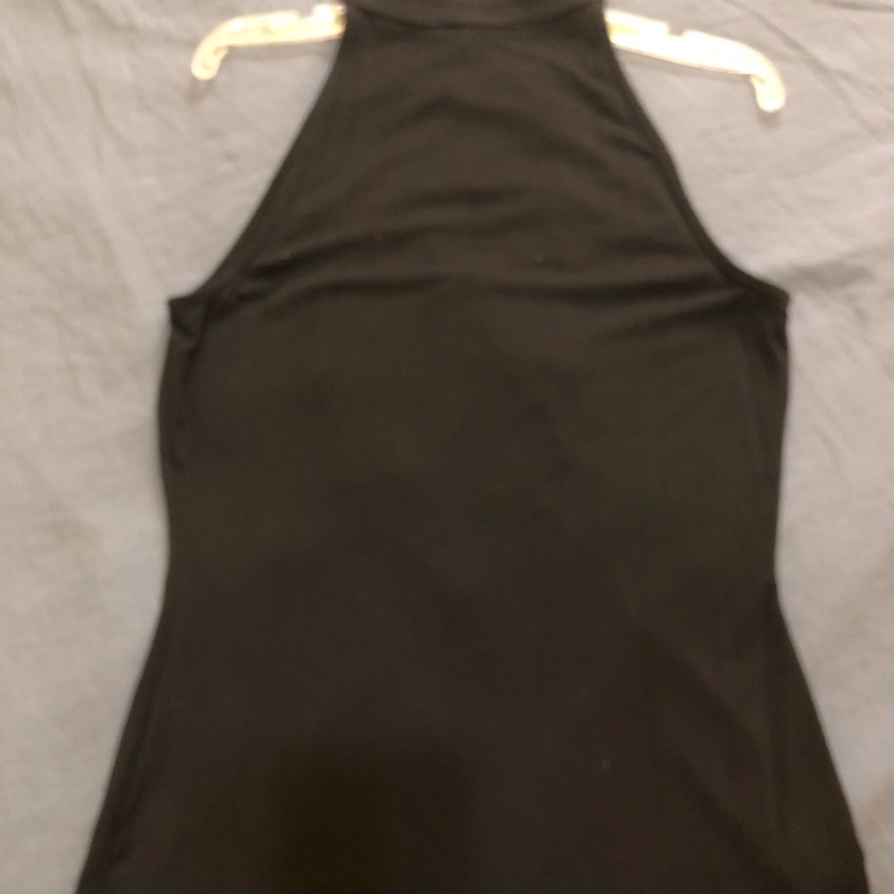Black and White Ruffled Raglan Tank Blouse - Picture 3 of 3
